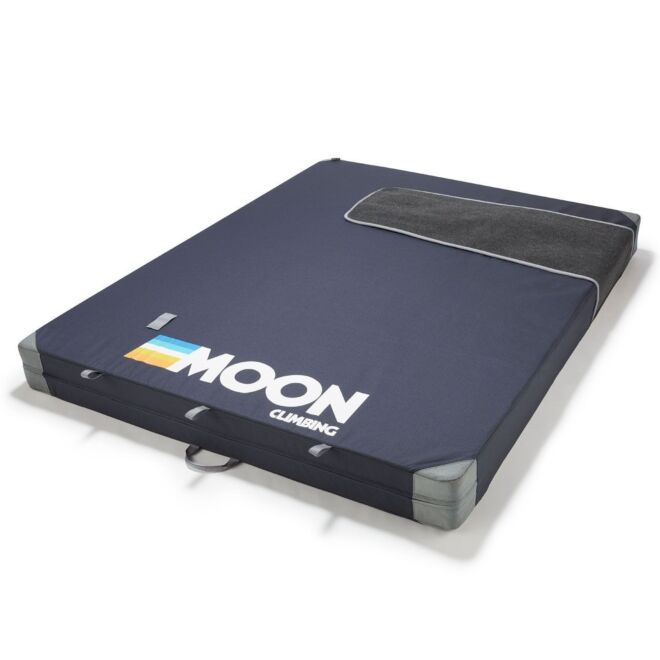 Moon Saturn crash pad boulder escalade