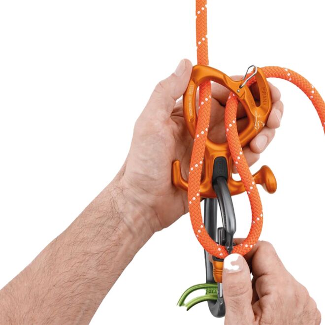 Petzl Pirana guide descendeur canyoning